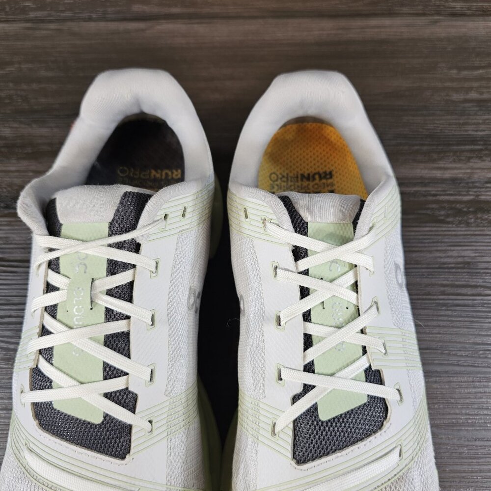 On Running Cloudgo Frost Hay Running Athletic Sne… - image 5